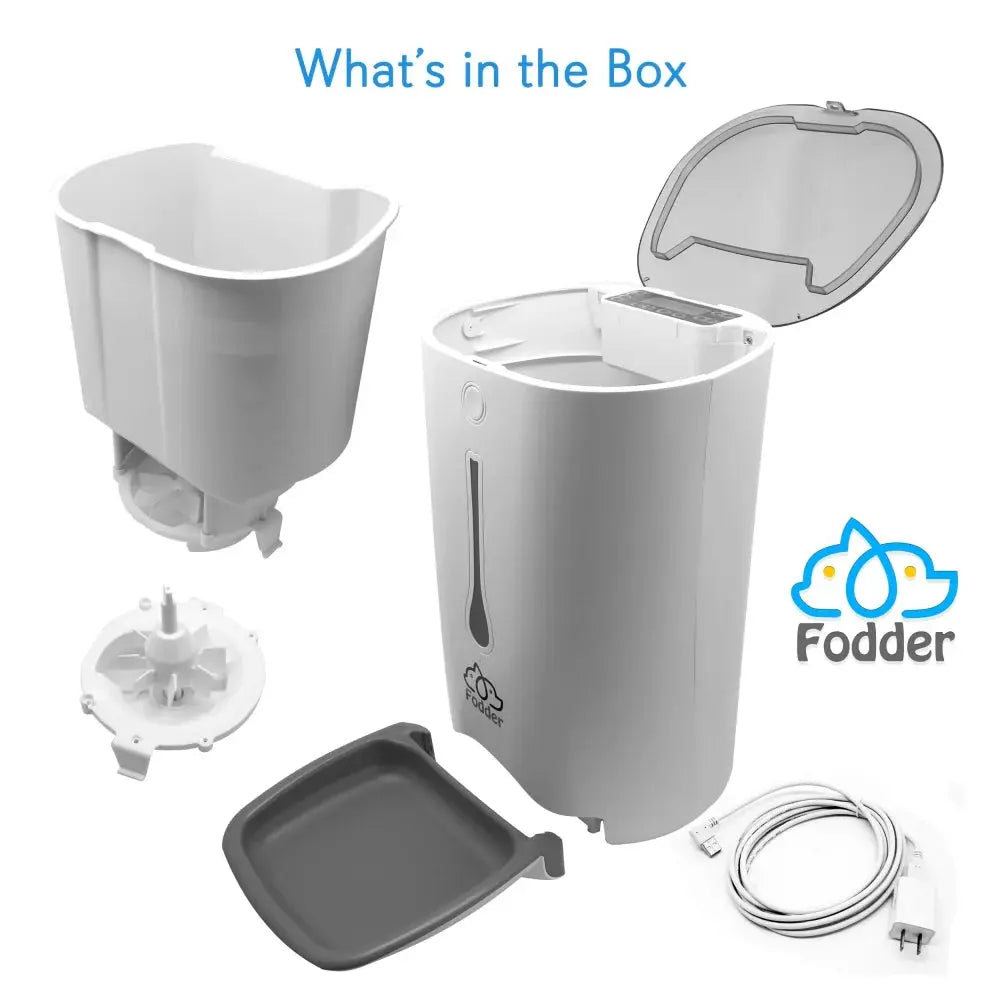 Smart automatic feeder with voice playback.